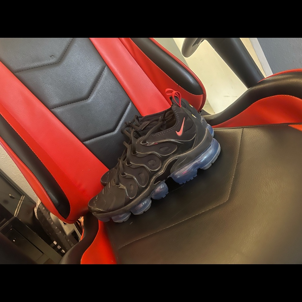 VAPORMAX PLUS